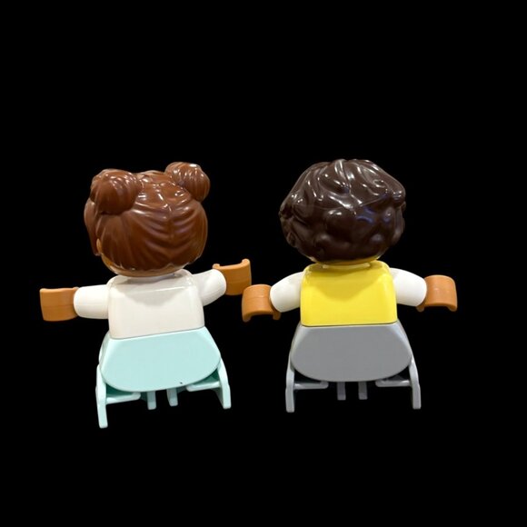 Lego Duplo Friends Twins Mini Figs Set - Picture 2 of 2
